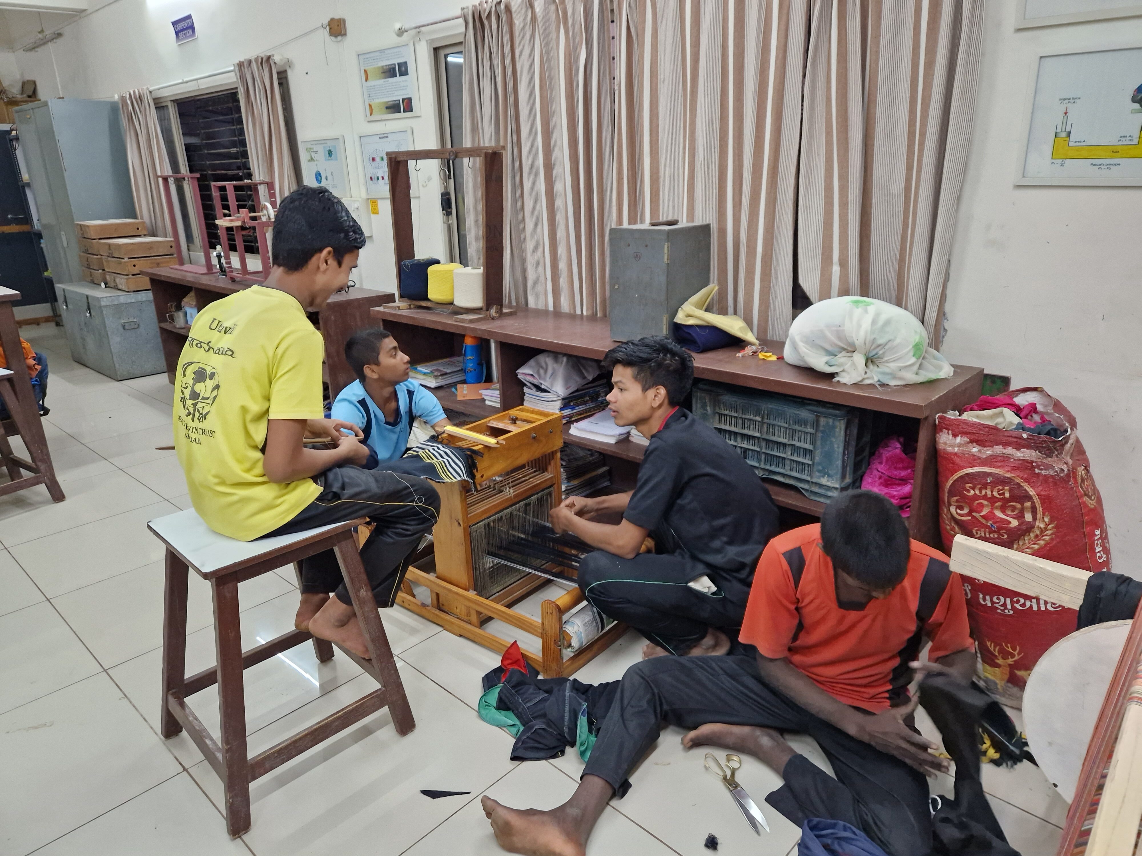 Toxlicon bei Srotoshwini Trust